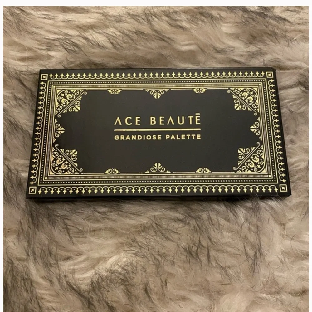 Ace Beaute Grandiose Palette 8 color eyeshadow